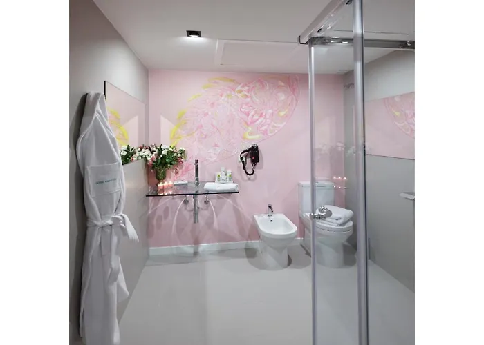 Galeria Essentia فندق 3*