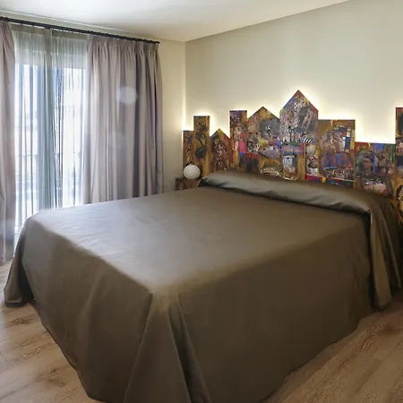 Galeria Essentia 2*