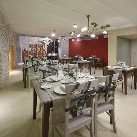 Hotel Galeria Essentia 2*